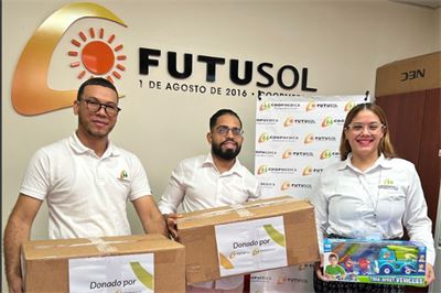 Donación de juguetes a la Fundación Regalitos de Amor